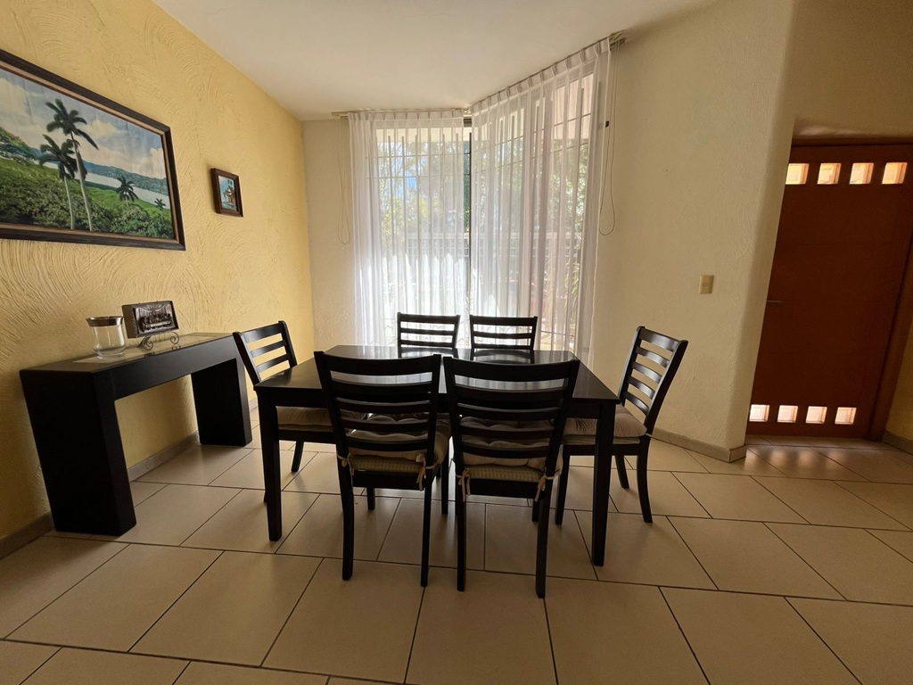 Casa en renta amueblada en Jardín Real imagen